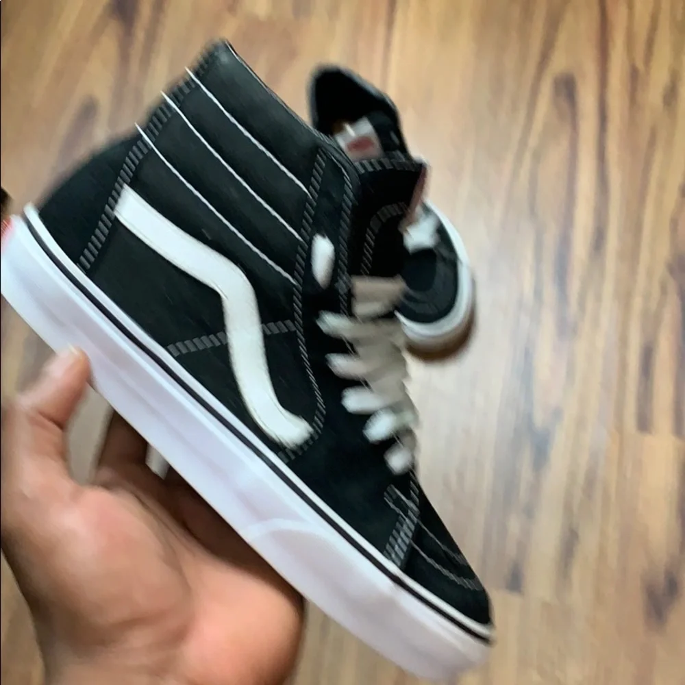 Unisex Vans Of The Wall